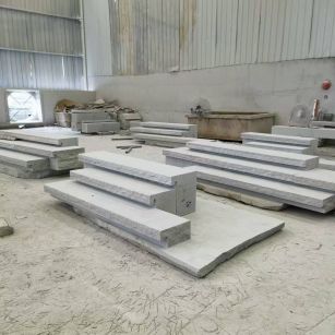 河池 整石台阶（大面火烧+侧面自然面），出货前厂内拼装