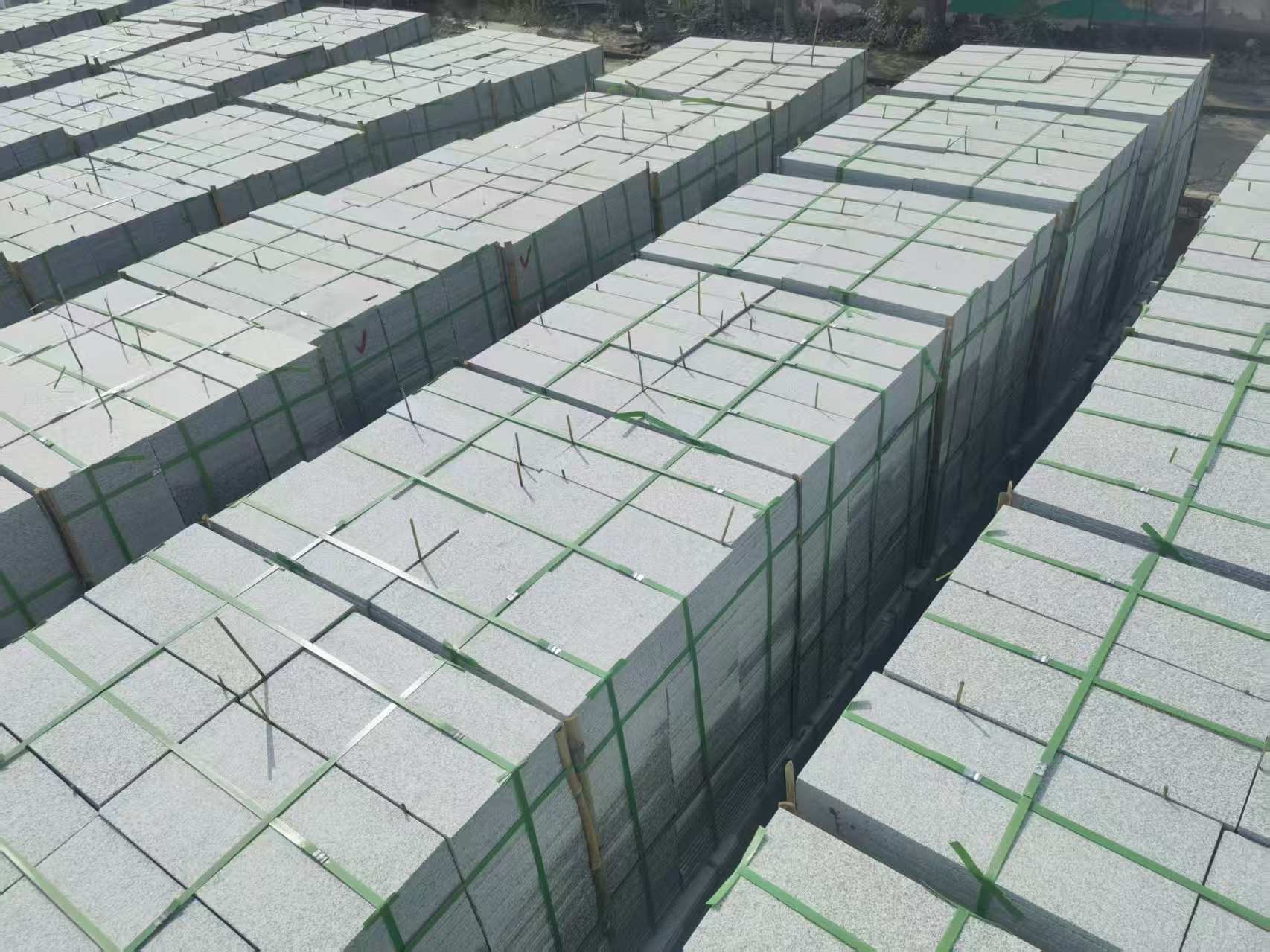 河池 芝麻白1.8公分火烧300*600地铺，清仓大甩卖