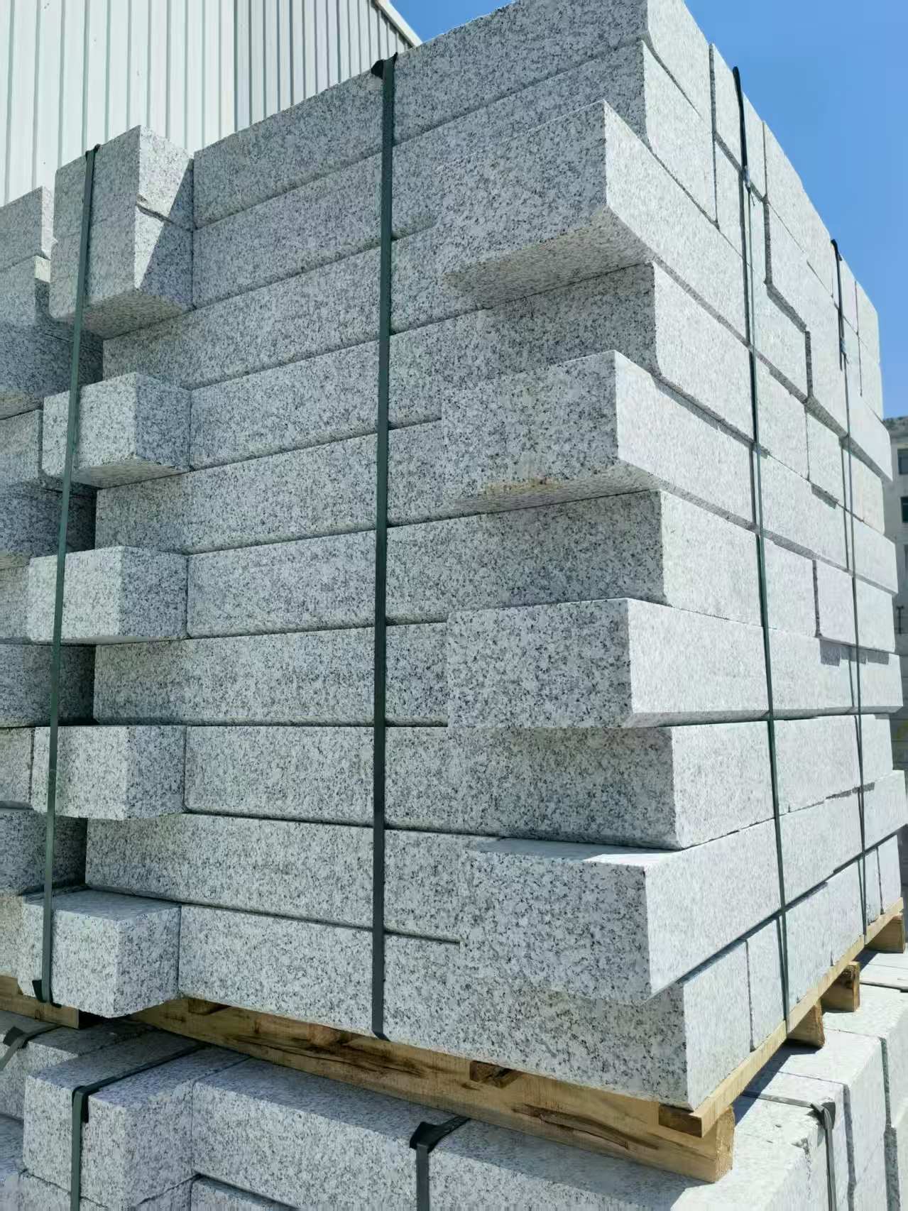 河池 路沿石颜色均匀、尺寸标准