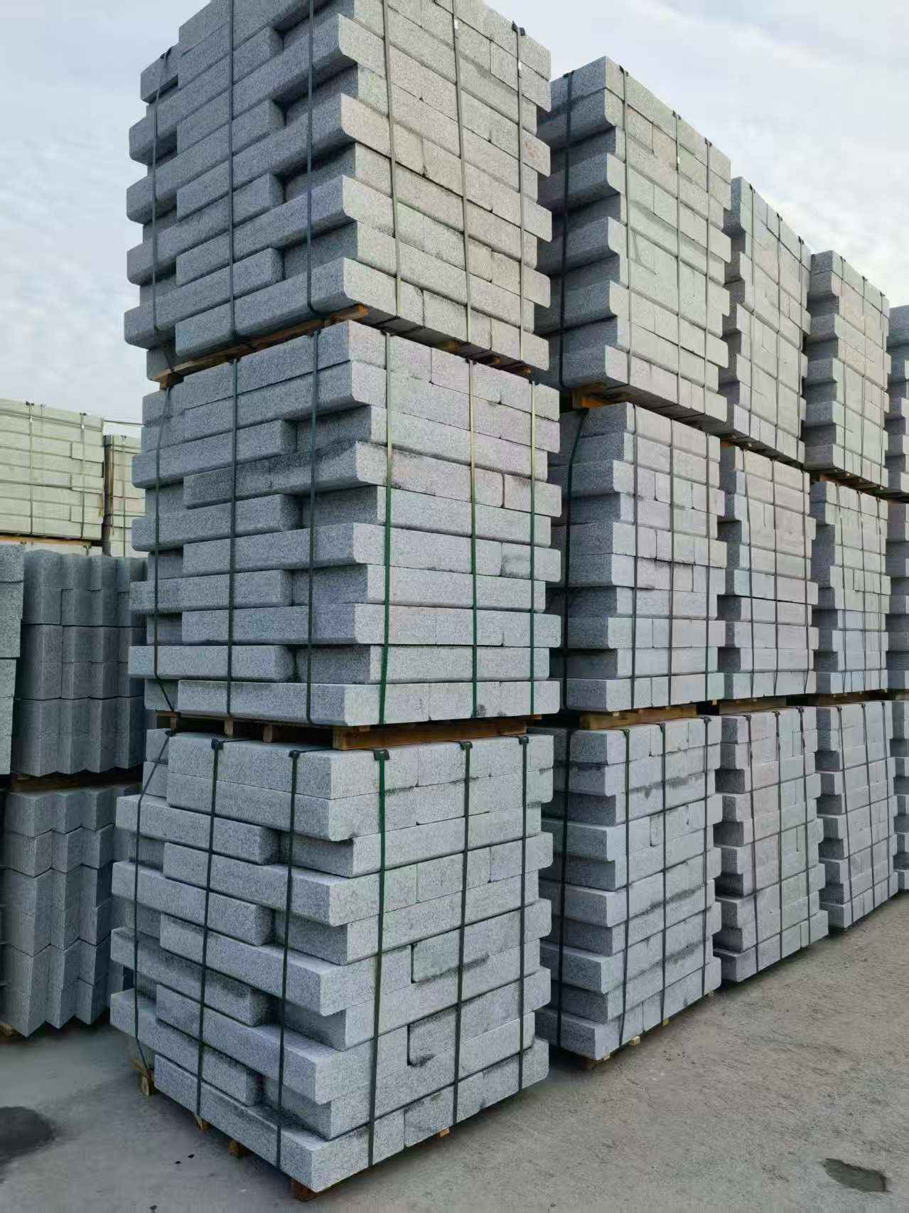 河池 路沿石（路侧石），颜色一致，尺寸标准