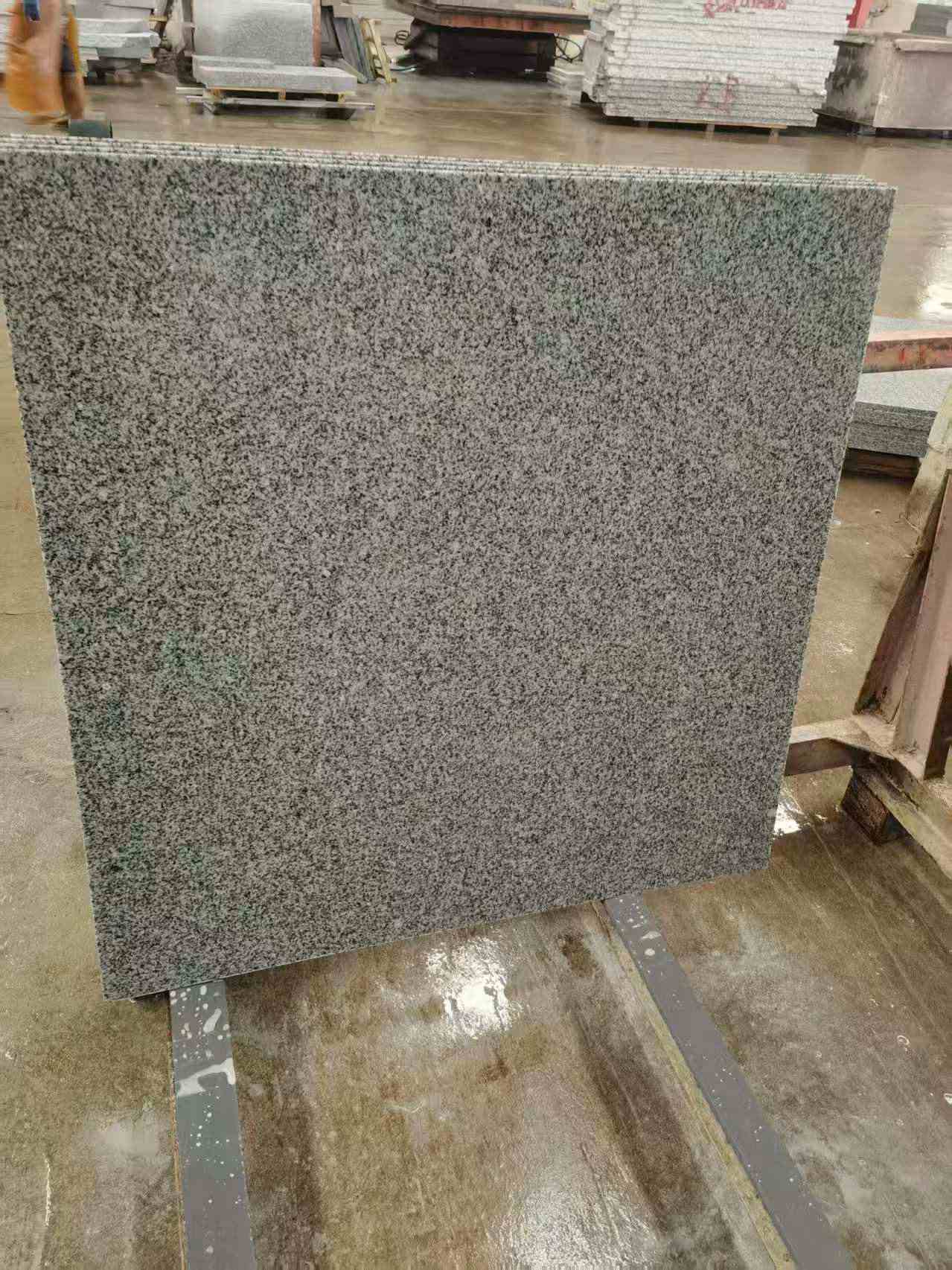 河池 芝麻白光面900*900，高地铁标准