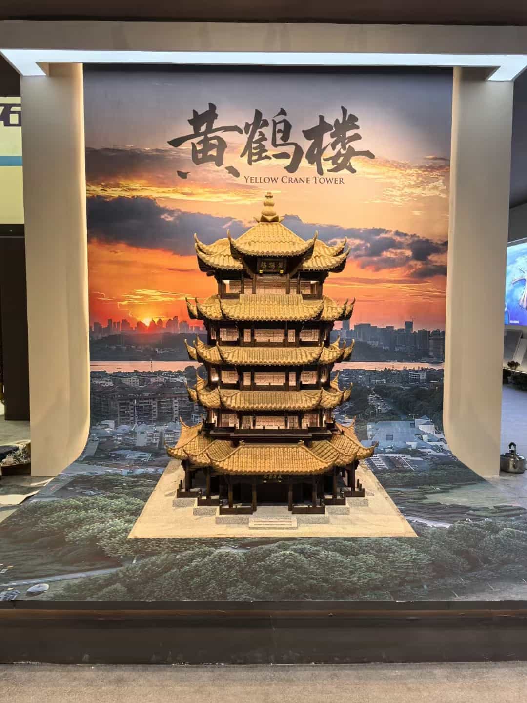河池仿古石文创作品-黄鹤楼