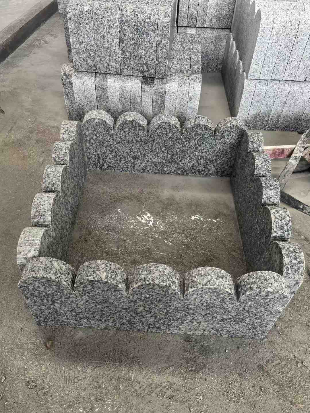河池 花边石、花坛围栏石、花池界石、菜园栅栏石、镶边石、波浪状界石介绍